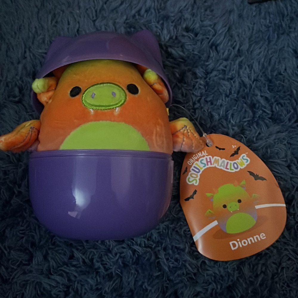 Dionne the Halloween Gargoyle 4” Squishmallow Halloween NWT
